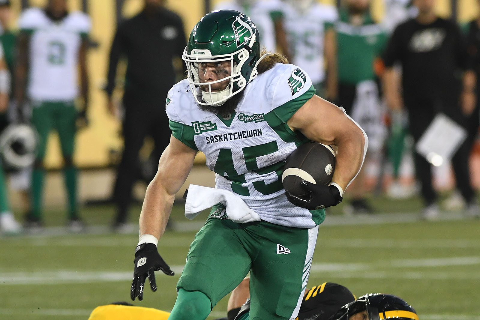 Read more about the article A.J. OUELLETTE IS STILL IMPRESSIVE IN THE CFL